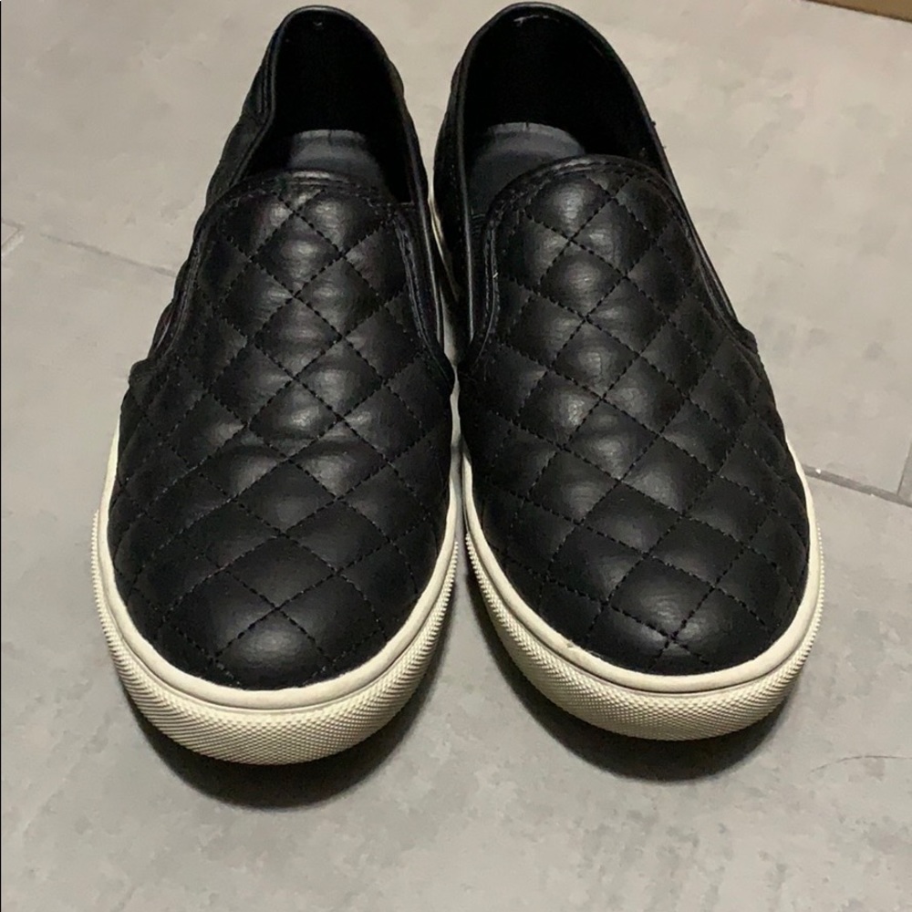 Steve Madden slip on shoes